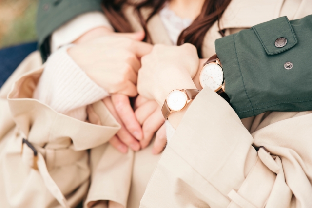 バックハグのカップル